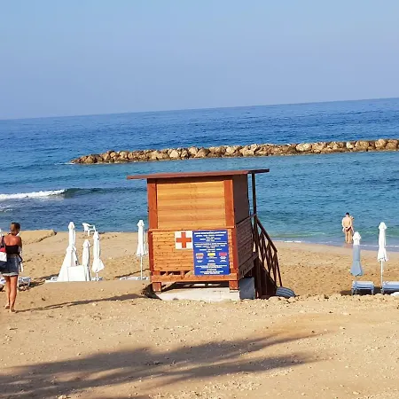 Danaos 2 *